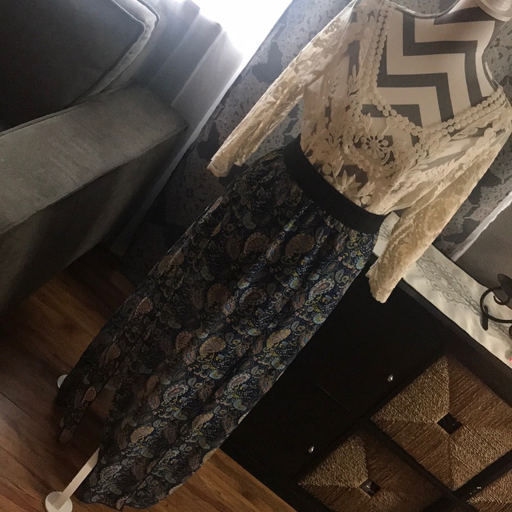 Socialite maxi skirt with double slit